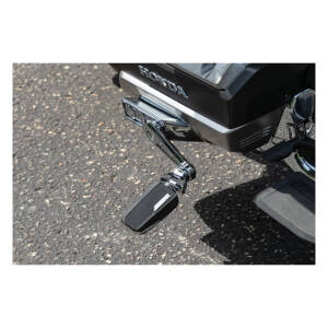 Kuryakyn, Omni cruise mounts with pegs. Chrome