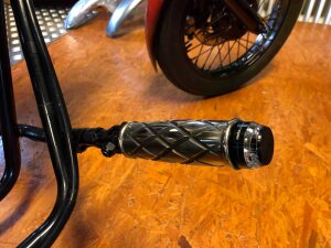 OFC-Fußrastenadapter mit Kabeldurchführung