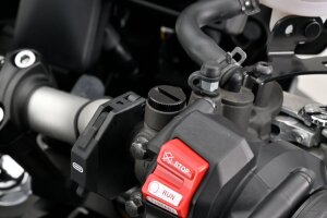 Mirror Plug Bolt Bk Left