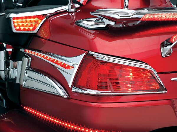 Accent Trunk Swoops