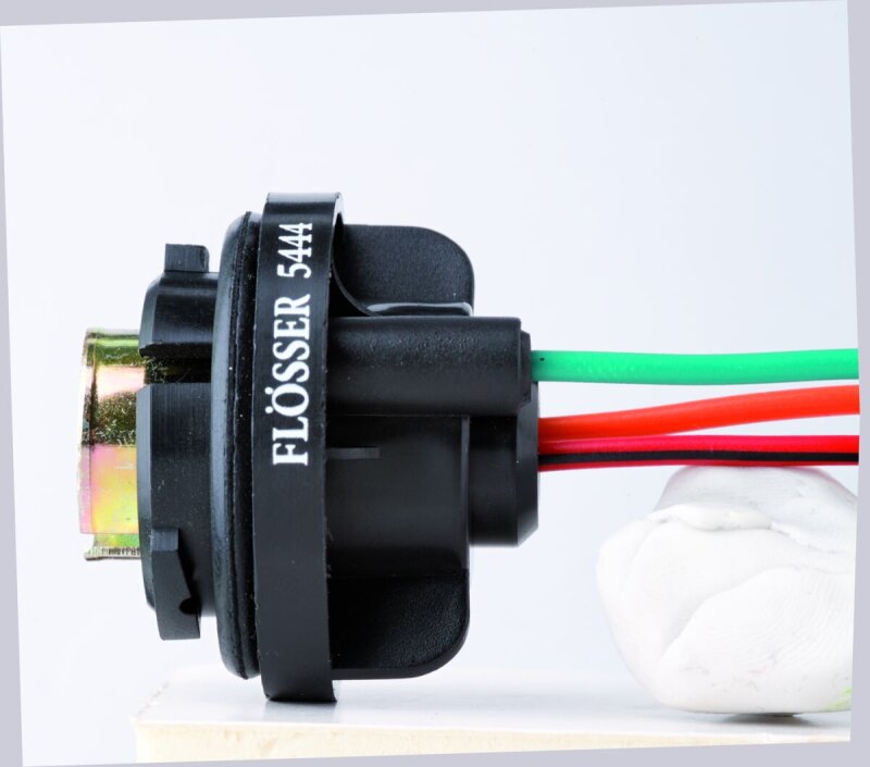 Socket W/cable F Bay15d W/cap