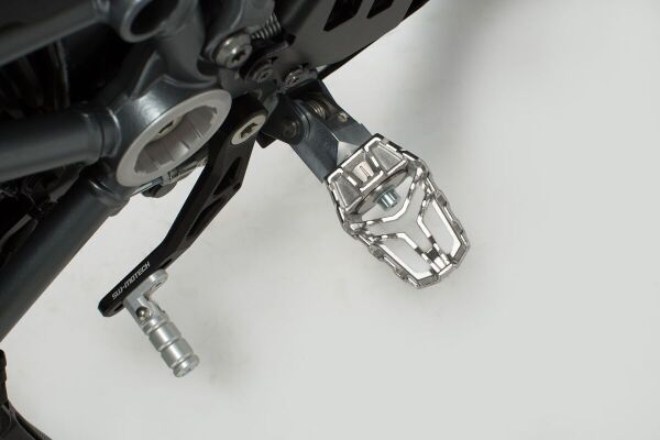 Footrest Kit Evo