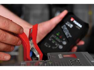 YCX6 Smart Battery Charger