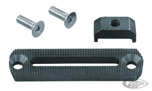 Primary chain tensioner plate + nut (DE)