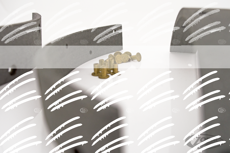 brake linings w/rivets rear W41-52 (DE)