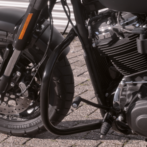 Blk highway bar Softail 18-UP D=1.25" (DE)