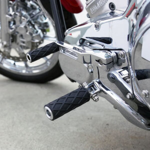 Arlen Ness, Diamond foot peg set. Chrome