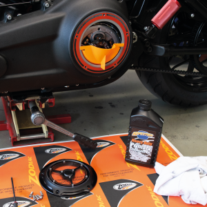 Primary Oil Fill Funnel Orange 06-18 (IT)