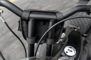 Burly black handlebar bag (IT)