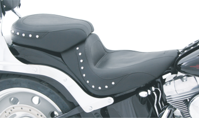 WIDE STUDDED REAR SEAT FXST06-07