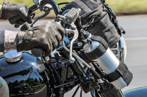 Lowbrow Fuel Reserve Bottle Carrier (IT)
