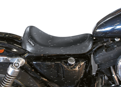 Smooth silhouette solo seat XL82-03 (FR)