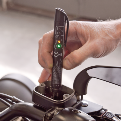 Sonic electric brake fluid tester (FR)