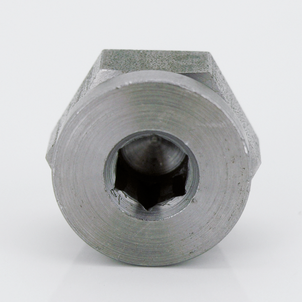Thundermax straight 18mm weld bung+cap (ES)