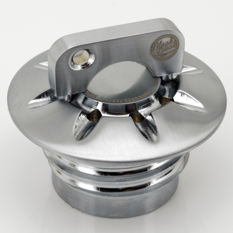 Black D Gas cap non-vented w/key sat.brs (ES)