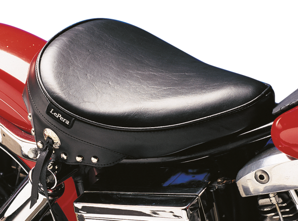 Solo seat with skirt and conchos FX-FLH (GB)