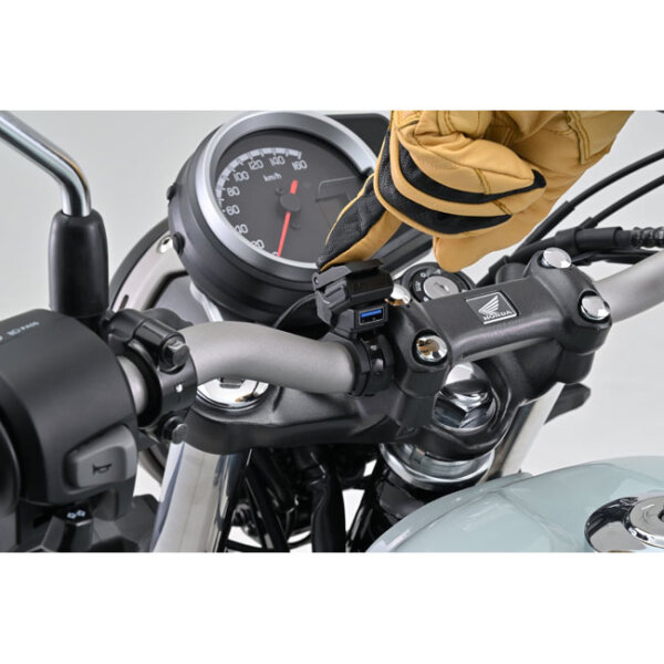 Daytona, handlebar mounted USB-A charge port kit