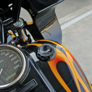 12PT Gas Cap Vented Black HD97-Up (IT)