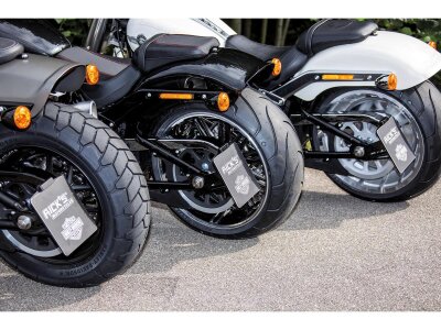 Long License Plate Side Mount Kit for Softail M8 Long, German specification Gloss Black