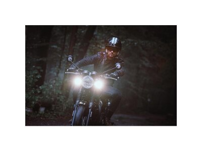 Dayron Daytime Running and Position Light Innovation (cold white), U-Adapter Black