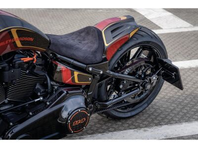 GP-Style Rear Fender For 240-260/18", With Taillight and Turn Signals Raw